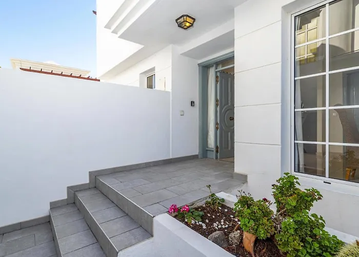 Lotus By Villa Puerto del Carmen (Lanzarote)